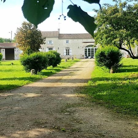 La Revetizon Bed & Breakfast Siecq Екстериор снимка